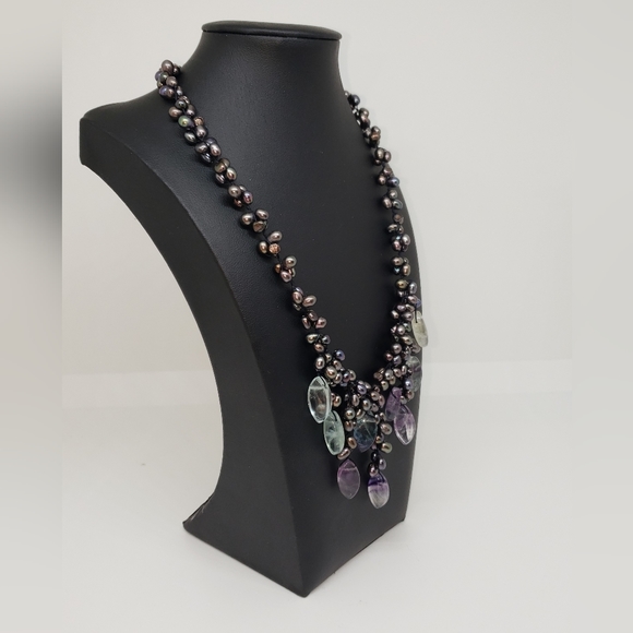 STUNNING!! Multicolor/Peacock Cascade Necklace - Picture 7 of 11
